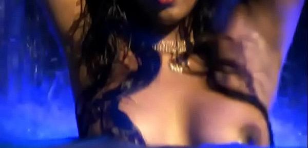 Underwater Lover MILF From India